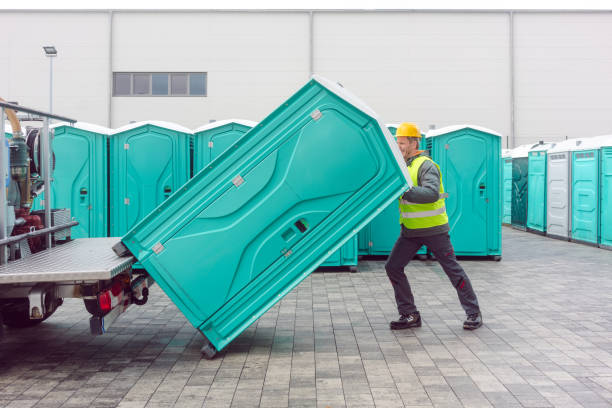 Best Portable bathroom rental  in Fairlawn, VA